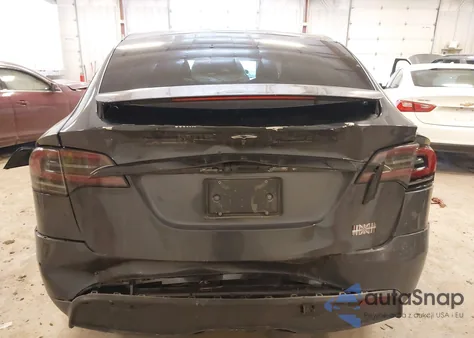 2023 Tesla Model X Plaid Tri Motor All-Wheel Drive z USA, uszkodzony, nr VIN 7SAXCBE60PF373570